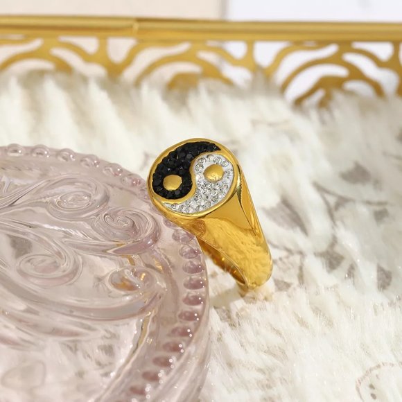 Yin Yang Zircon Black &‎ White Ring 18K Gold Plating - Picture 7 of 10